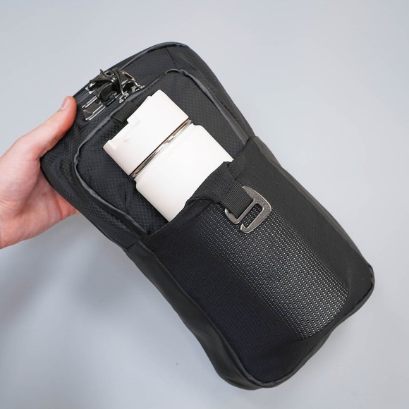 Pacsafe Black Venturesafe X Anti-Theft Backpack crossbody - Picture 9 of 11